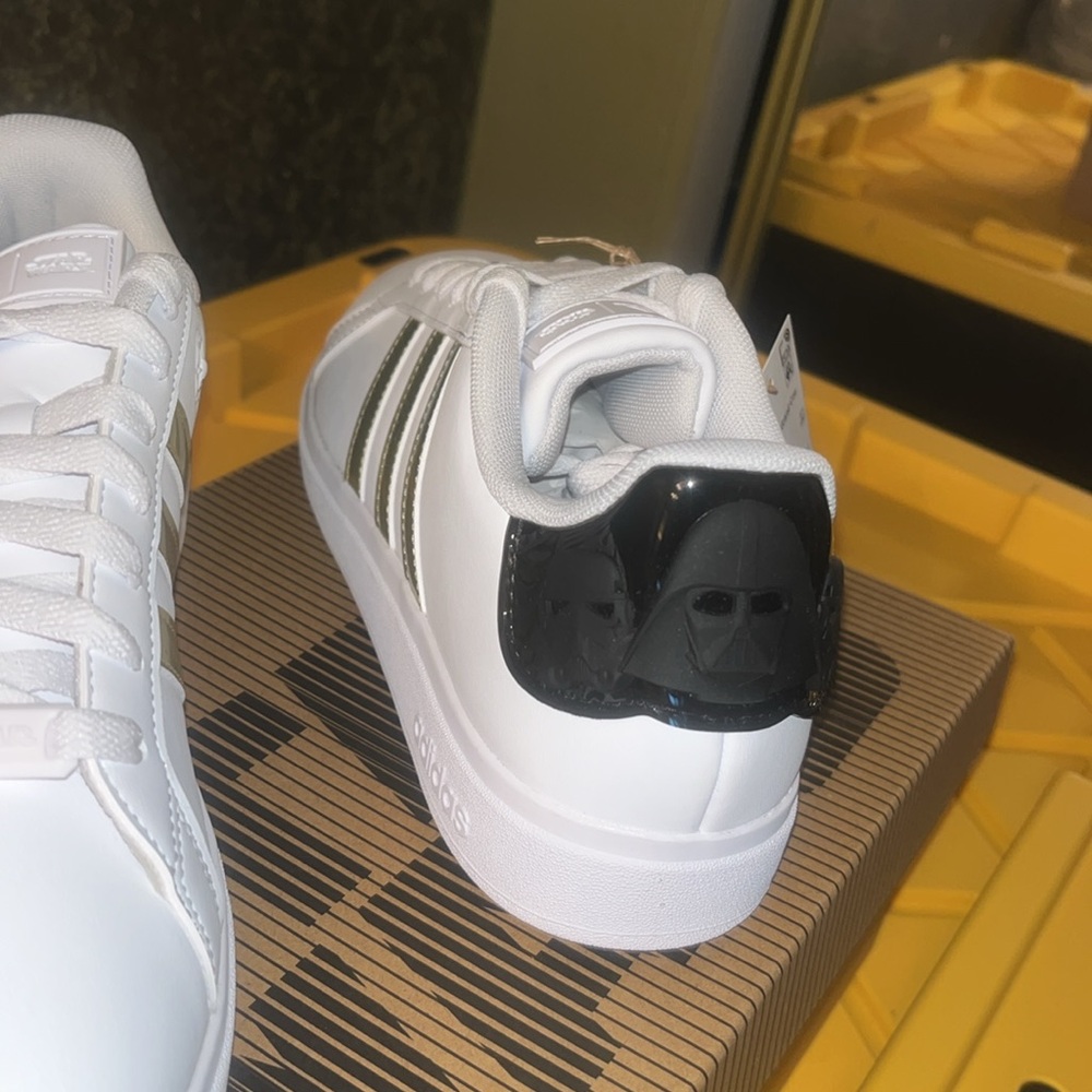 Star Wars Adidas - Picture 3 of 6